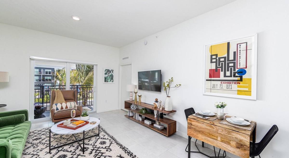 Apartment for rent at 1601 N Dixie Highway, Lake Worth Beach, FL 33460