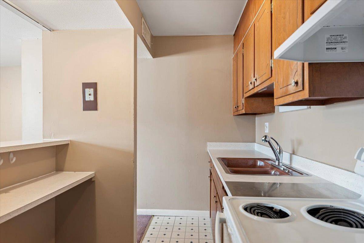 Apartment for rent at 105 S Elder Lane, Decatur, IL 62522