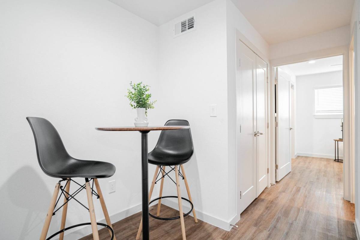 Apartment for rent at 125 E 8th St, Dallas, TX 75203