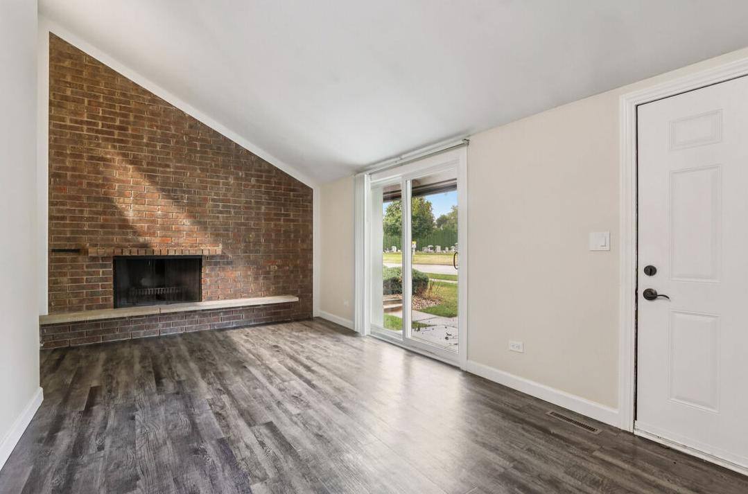 Apartment for rent at 128 W Woodstock St, Crystal Lake, IL 60014