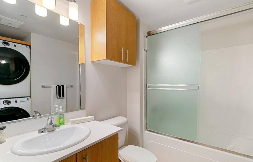 Apartment for rent at Hawthorne's First Addition, 2821 NE Everett St, Portland, OR 97232