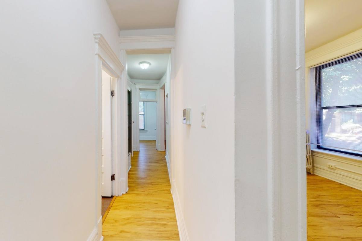 Apartment for rent at 5401 S Woodlawn Ave, Chicago, IL 60615
