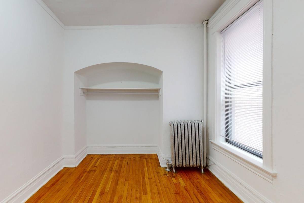 Apartment for rent at 5401 S Woodlawn Ave, Chicago, IL 60615