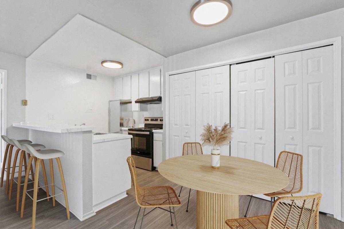 Apartment for rent at 18540 Collins St, Tarzana, CA 91356
