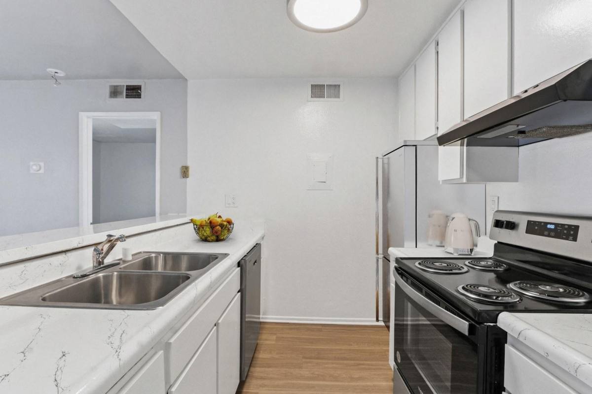 Apartment for rent at 18540 Collins St, Tarzana, CA 91356