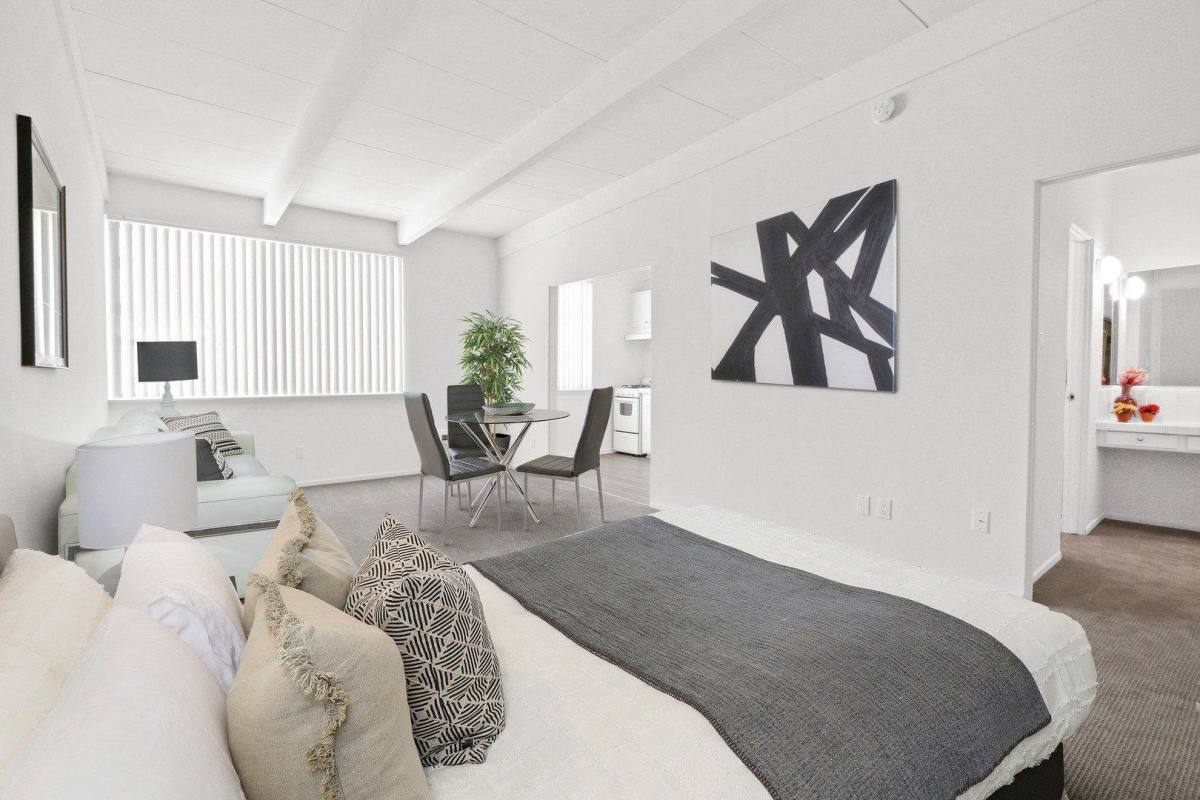 Apartment for rent at Royal Sepulveda, 6920 Sepulveda Blvd, Van Nuys, CA 91405
