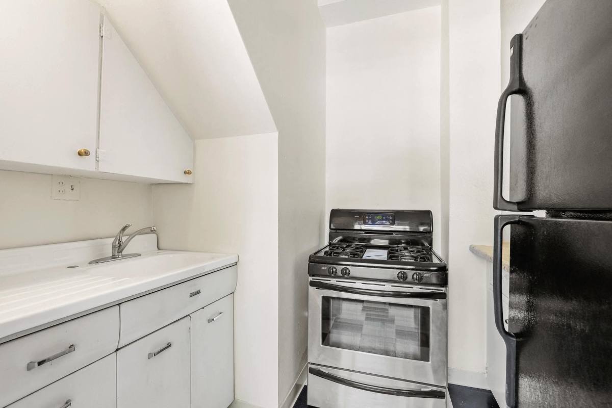 Apartment for rent at 1109 N Marion St, Denver, CO 80218