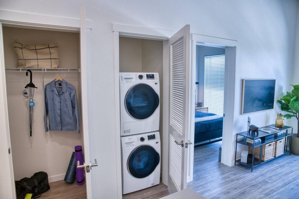 Apartment for rent at 1010 11th St, Sacramento, CA 95814