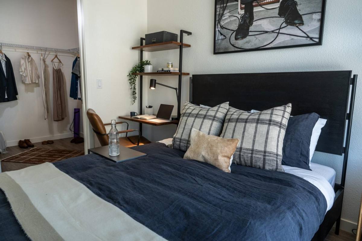Apartment for rent at 1010 11th St, Sacramento, CA 95814