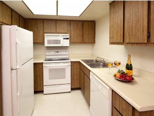 Apartment for rent at Townhomes on the Park, 12844 N Paradise Parkway W, Phoenix, AZ 85032