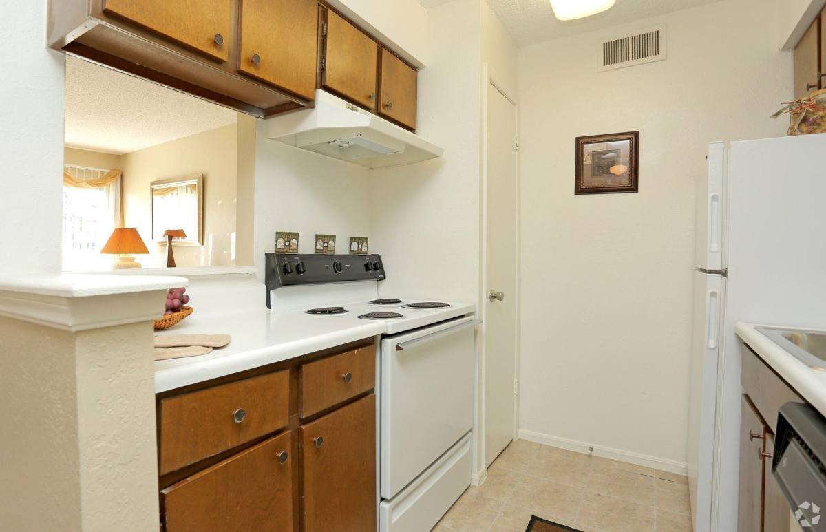 Apartment for rent at Stoneridge at 36th, 3625 S Lakewood Ave, Tulsa, OK 74135