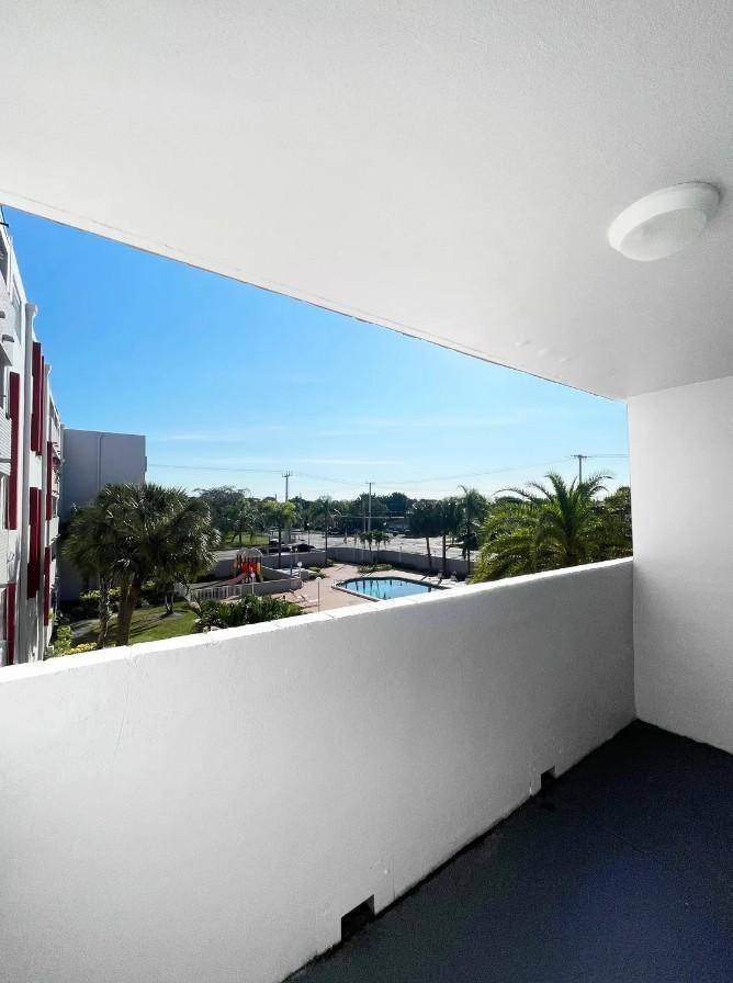 Apartment for rent at 999 NE 167th St, Miami, FL 33162