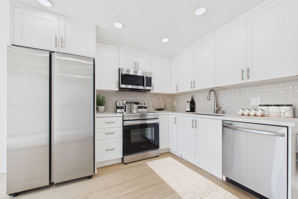 Apartment for rent at 3967 Beverly Blvd, Los Angeles, CA 90004