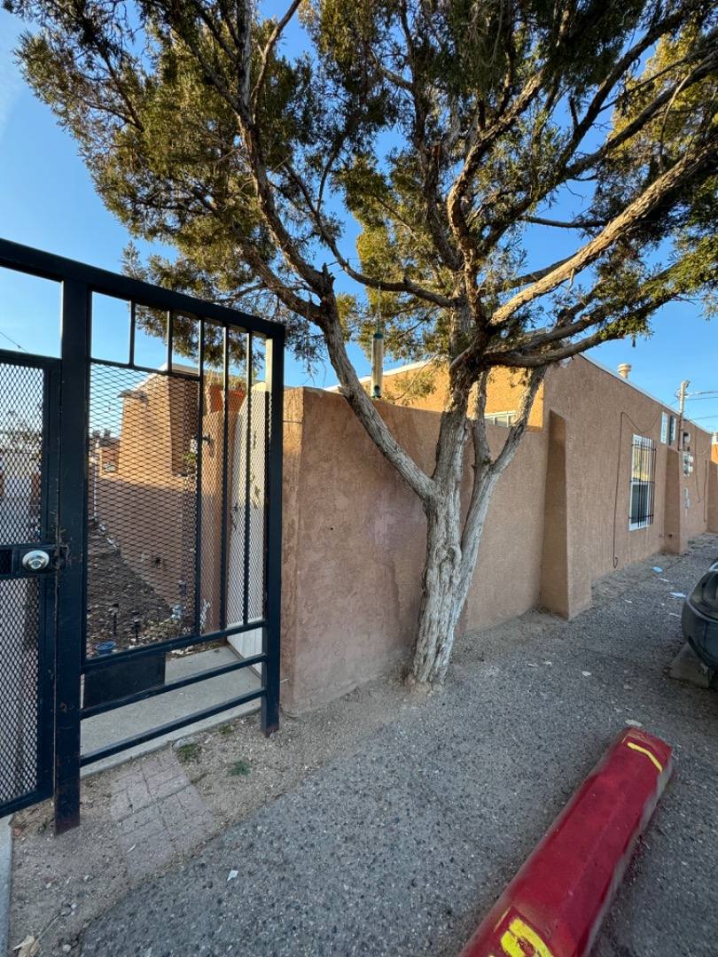 Apartment for rent at 932 San Pedro Dr SE #932-4, Albuquerque, NM 87108