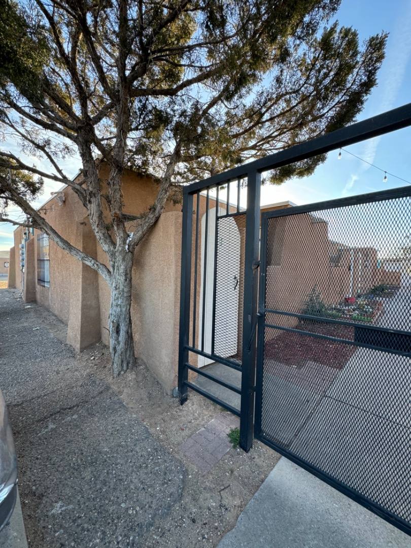 Apartment for rent at 932 San Pedro Dr SE #932-4, Albuquerque, NM 87108