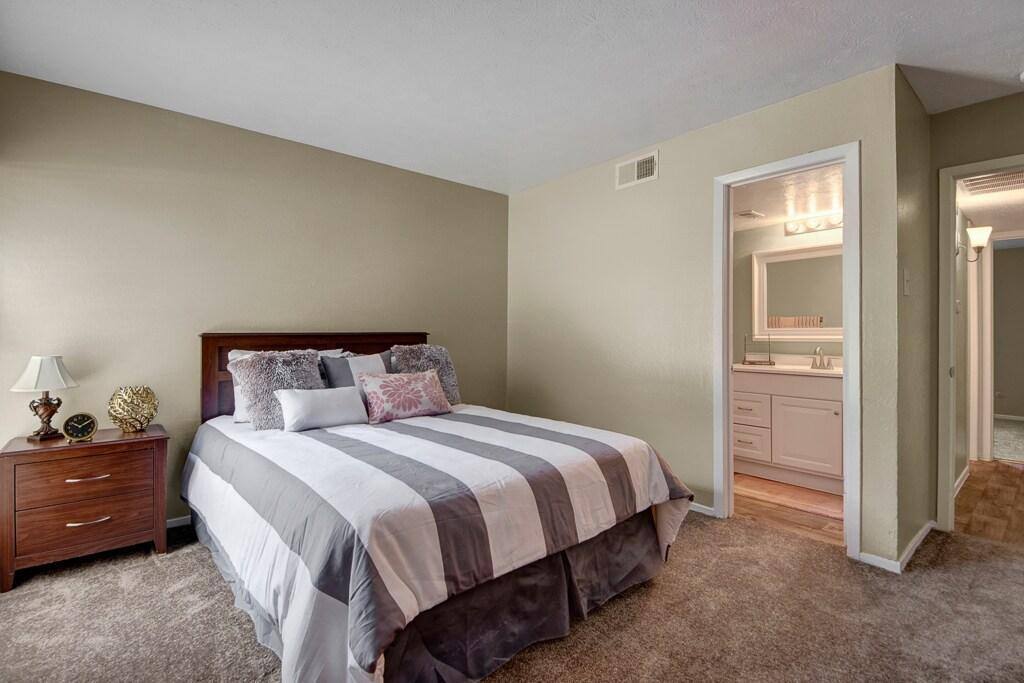Apartment for rent at Shenandoah Apartment Homes, 950 Allegheny Dr, Richardson, TX 75080