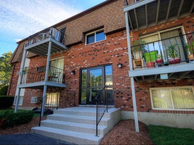 Apartment for rent at 240 Varnum Ave, Lowell, MA 01854
