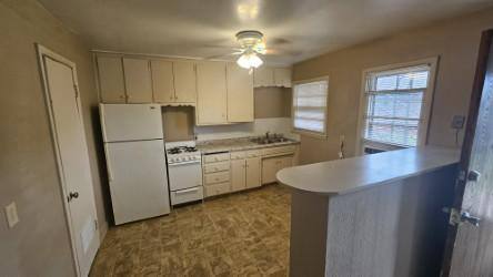 Apartment for rent at 1017 N Main St #3, Hutchinson, KS 67501