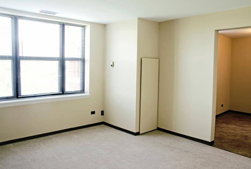 Apartment for rent at 1380 E Hyde Park Blvd, Chicago, IL 60615