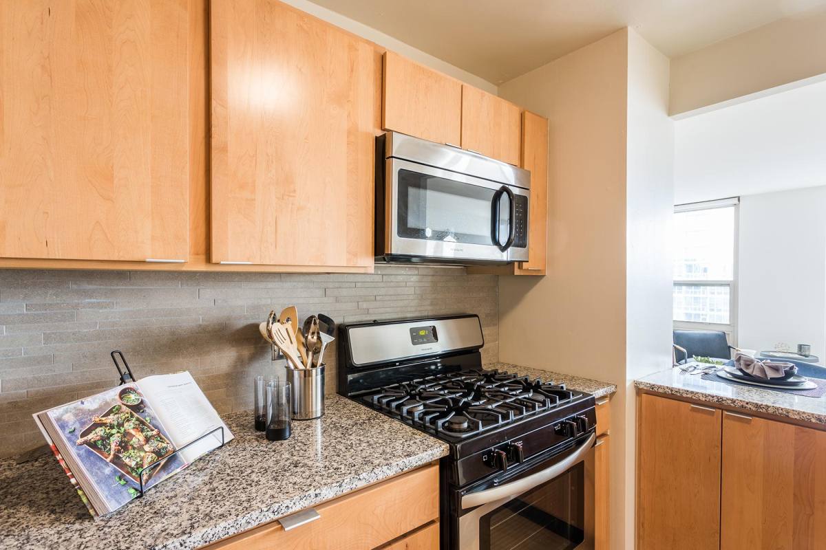 Apartment for rent at 2101 S Michigan Ave, Chicago, IL 60616