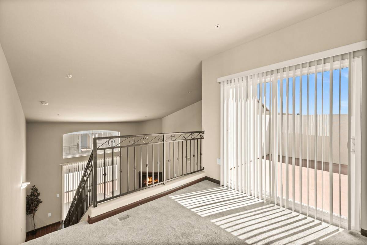 Apartment for rent at Le Blanc, 21501 Roscoe Blvd, Canoga Park, CA 91304