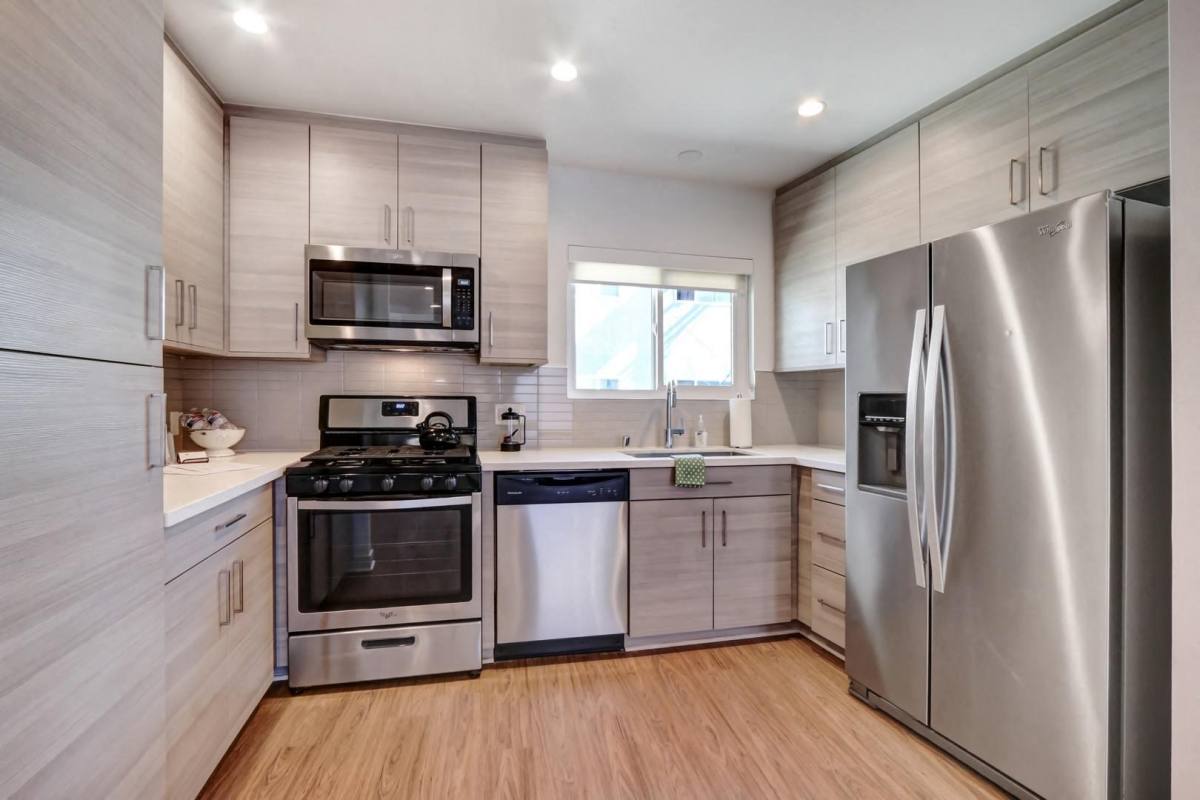Apartment for rent at Citra Apartment Homes, 700 S 6th St, Burbank, CA 91501