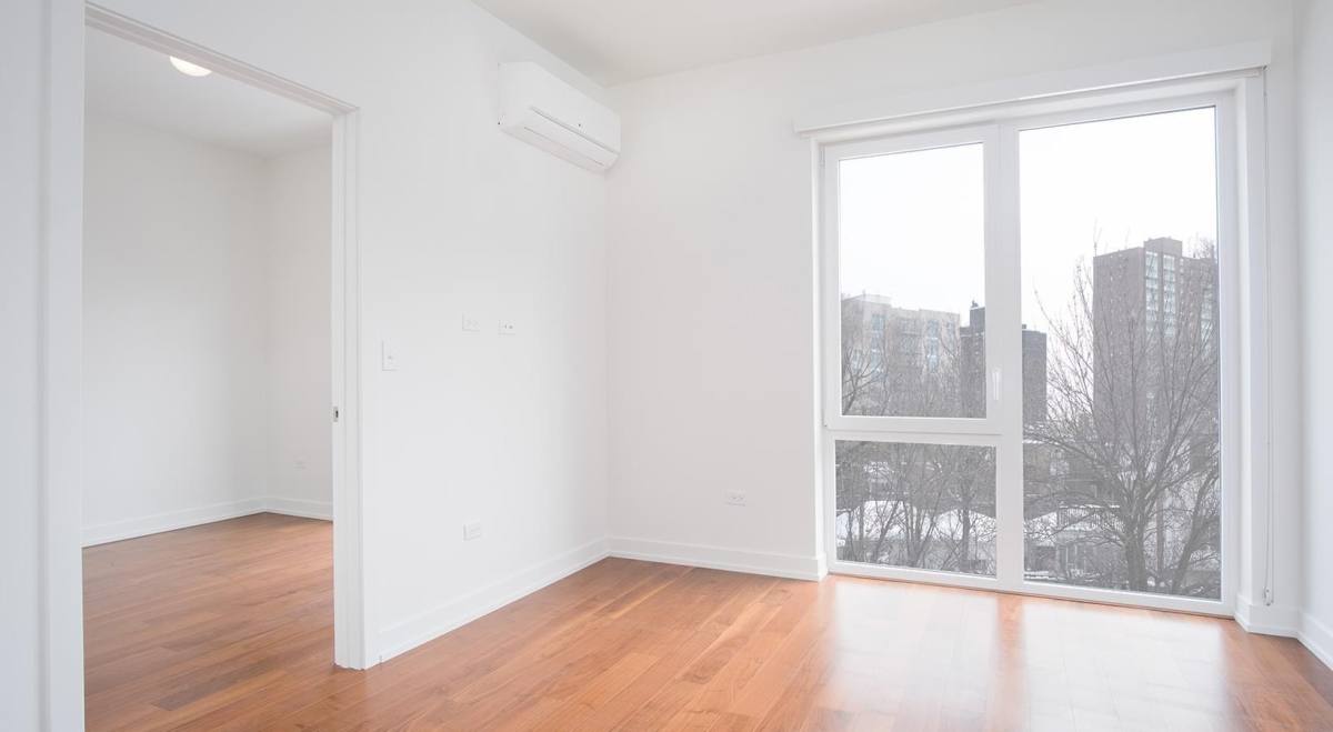 Apartment for rent at 4750 N Winthrop Ave, Chicago, IL 60640