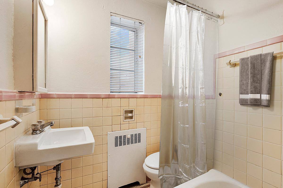 Apartment for rent at Elegante, 200 Washington St, Denver, CO 80203