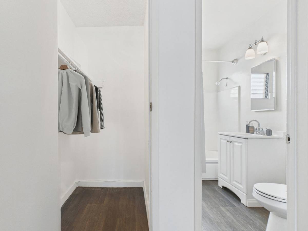 Apartment for rent at Palms Caribbean, 3258-3264 Overland Ave, Los Angeles, CA 90034