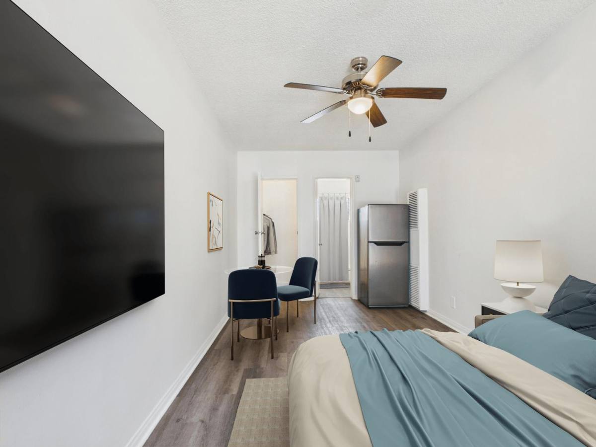 Apartment for rent at Palms Caribbean, 3258-3264 Overland Ave, Los Angeles, CA 90034