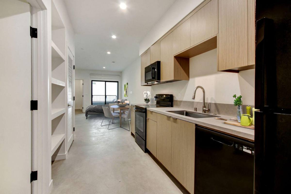Apartment for rent at 1157 S Hoover St, Los Angeles, CA 90006
