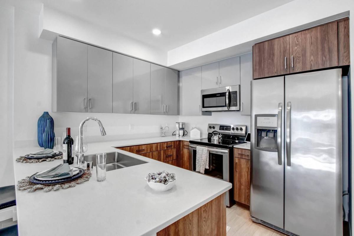 Apartment for rent at 6625 Reseda Blvd, Reseda, CA 91335