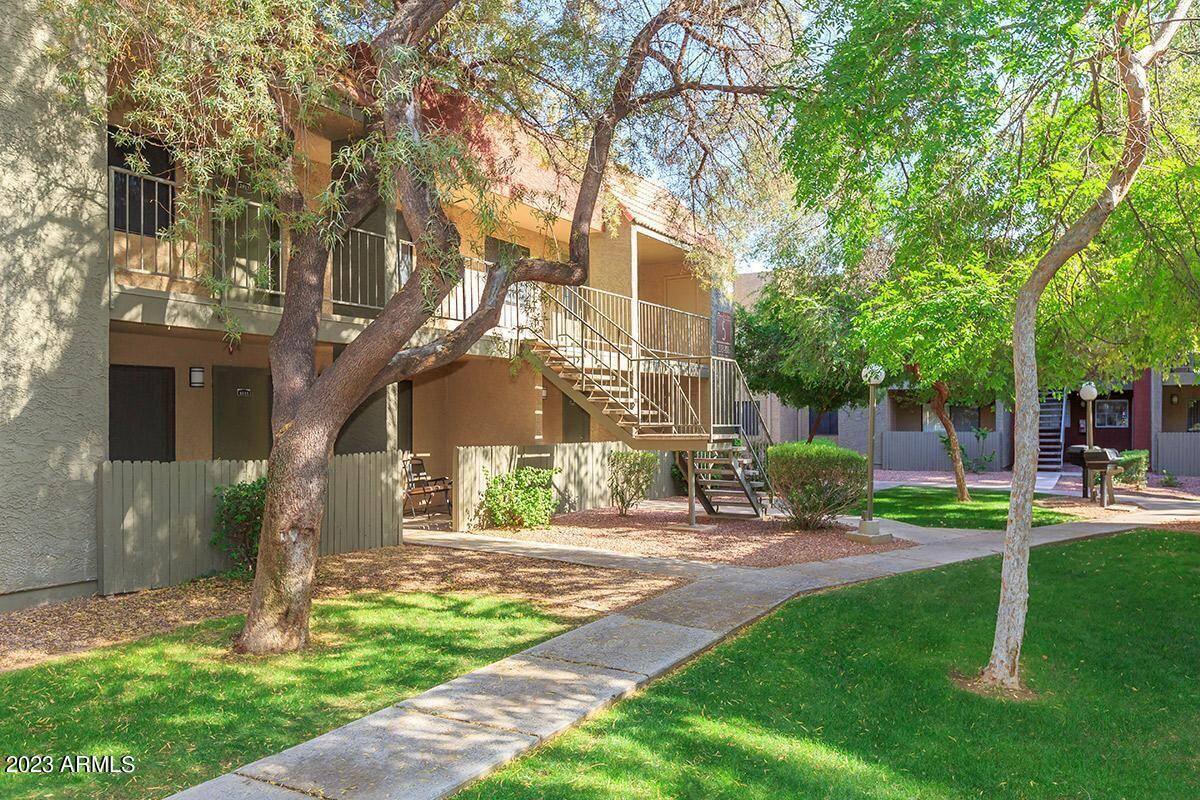 Apartment for rent at 3040 E Shea Blvd, Phoenix, AZ 85028