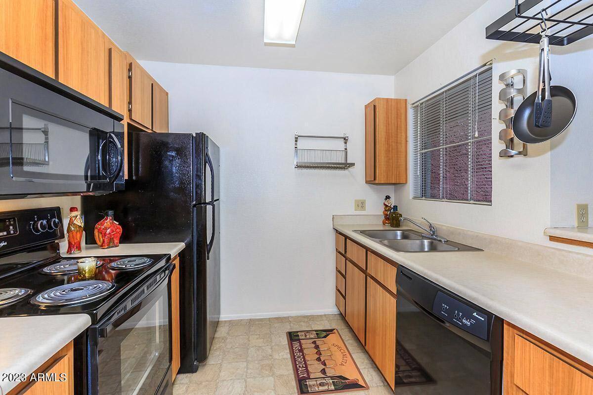 Apartment for rent at 3040 E Shea Blvd, Phoenix, AZ 85028