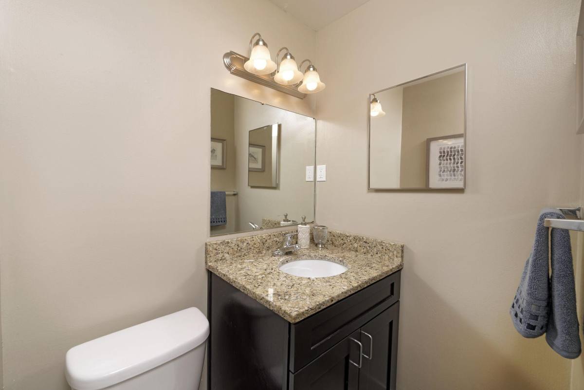 Apartment for rent at 2482 Lake Dr, Waldorf, MD 20601