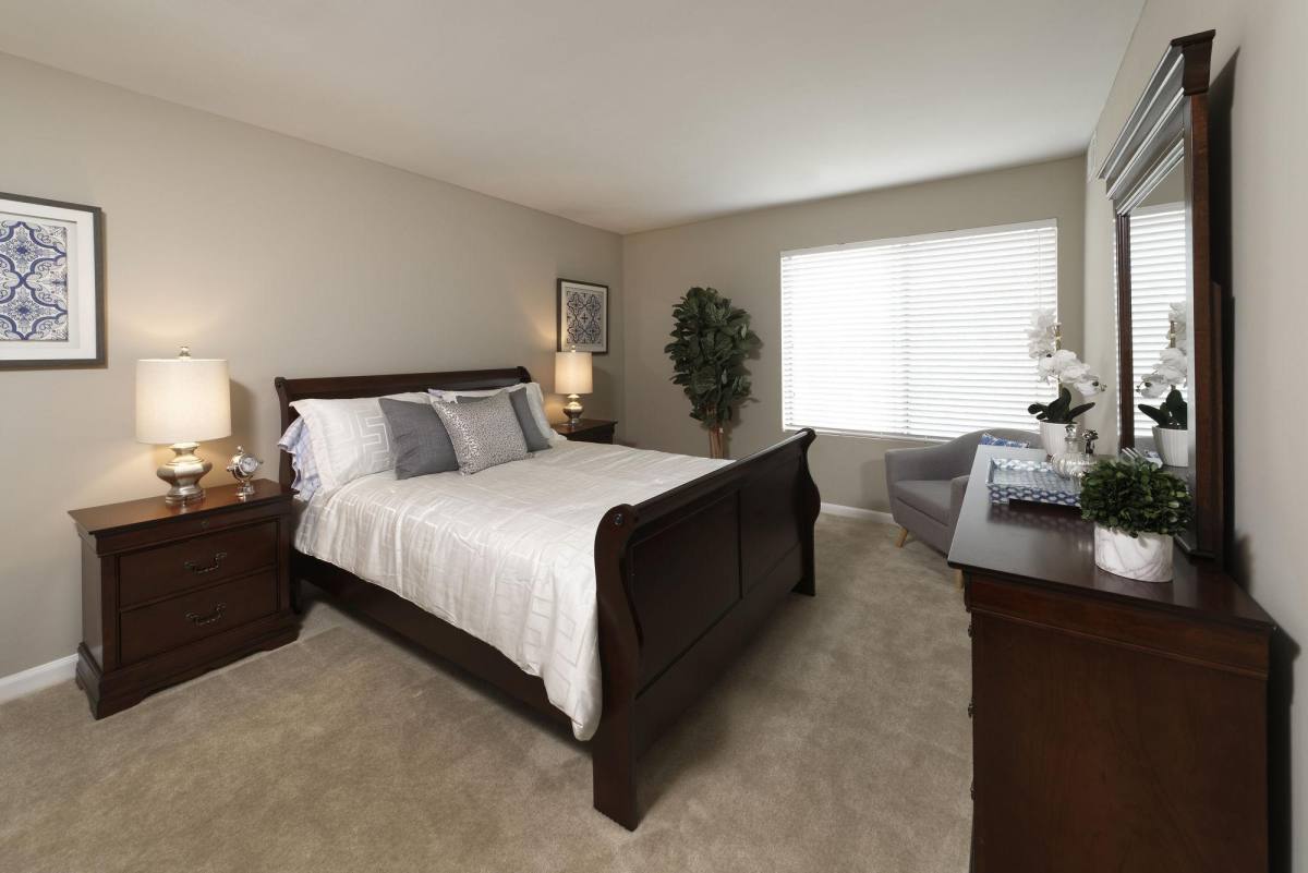 Apartment for rent at 2482 Lake Dr, Waldorf, MD 20601