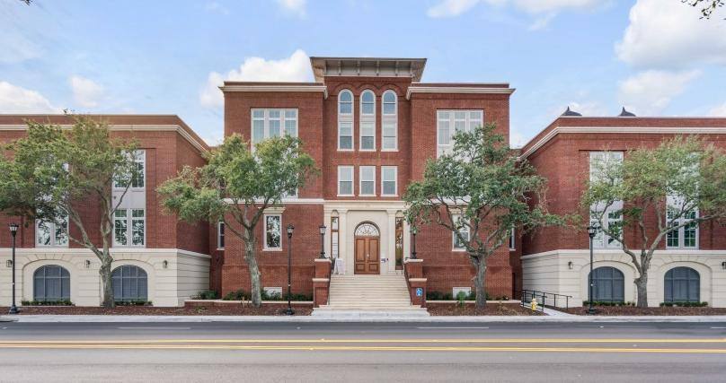 Apartment for rent at 655 E Bay St, Charleston, SC 29403