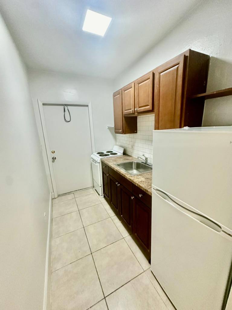 Apartment for rent at 424 NW 15th Terrace #4, Fort Lauderdale, FL 33311