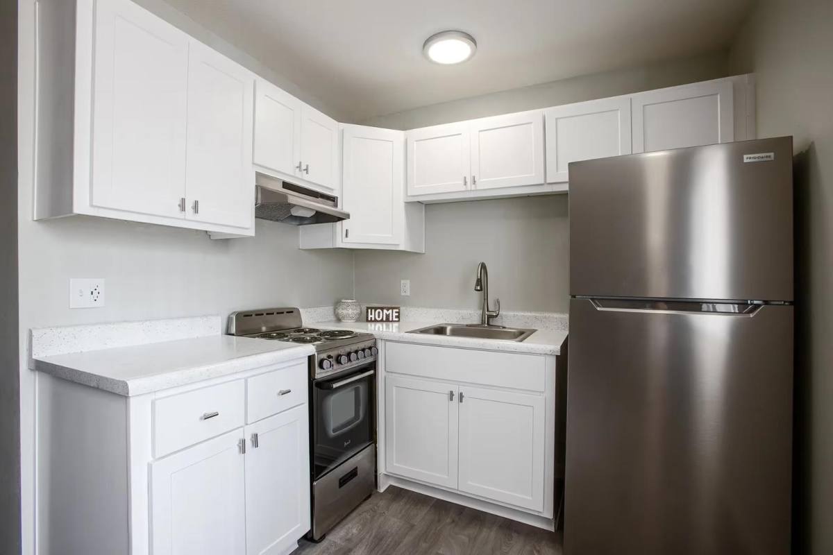 Apartment for rent at Casa Del Coronado, 201 W Blacklidge Dr, Tucson, AZ 85705