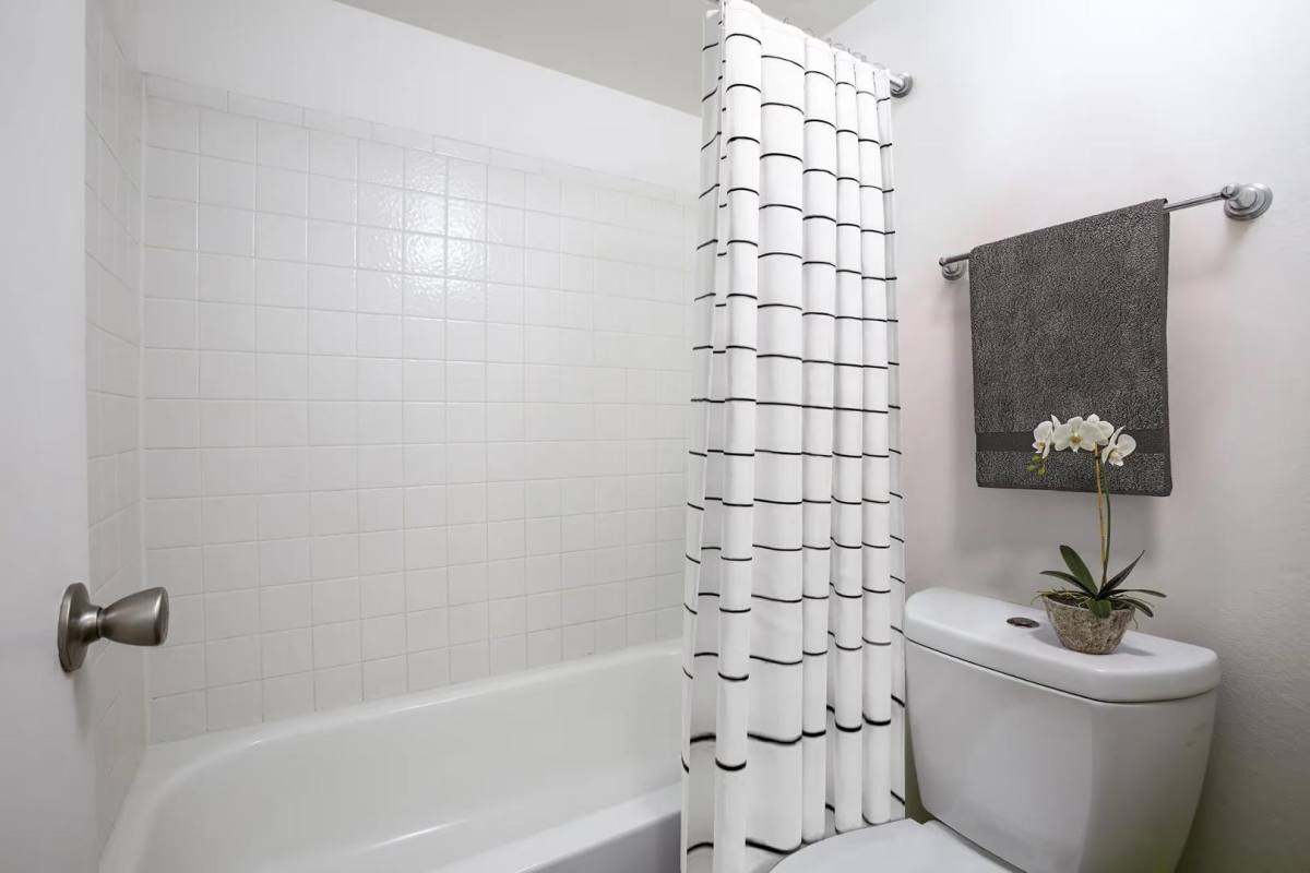 Apartment for rent at Casa Del Coronado, 201 W Blacklidge Dr, Tucson, AZ 85705