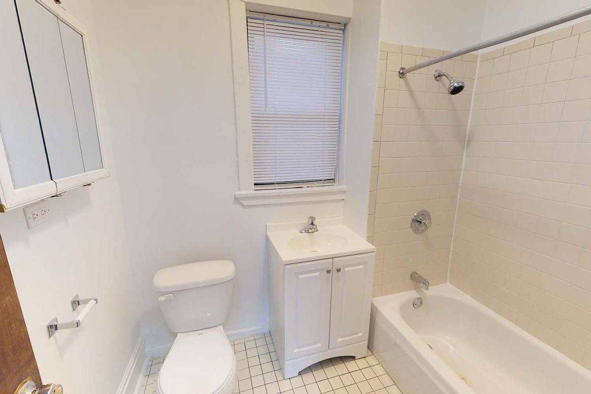 Apartment for rent at 5202 S Cornell Ave, Chicago, IL 60615