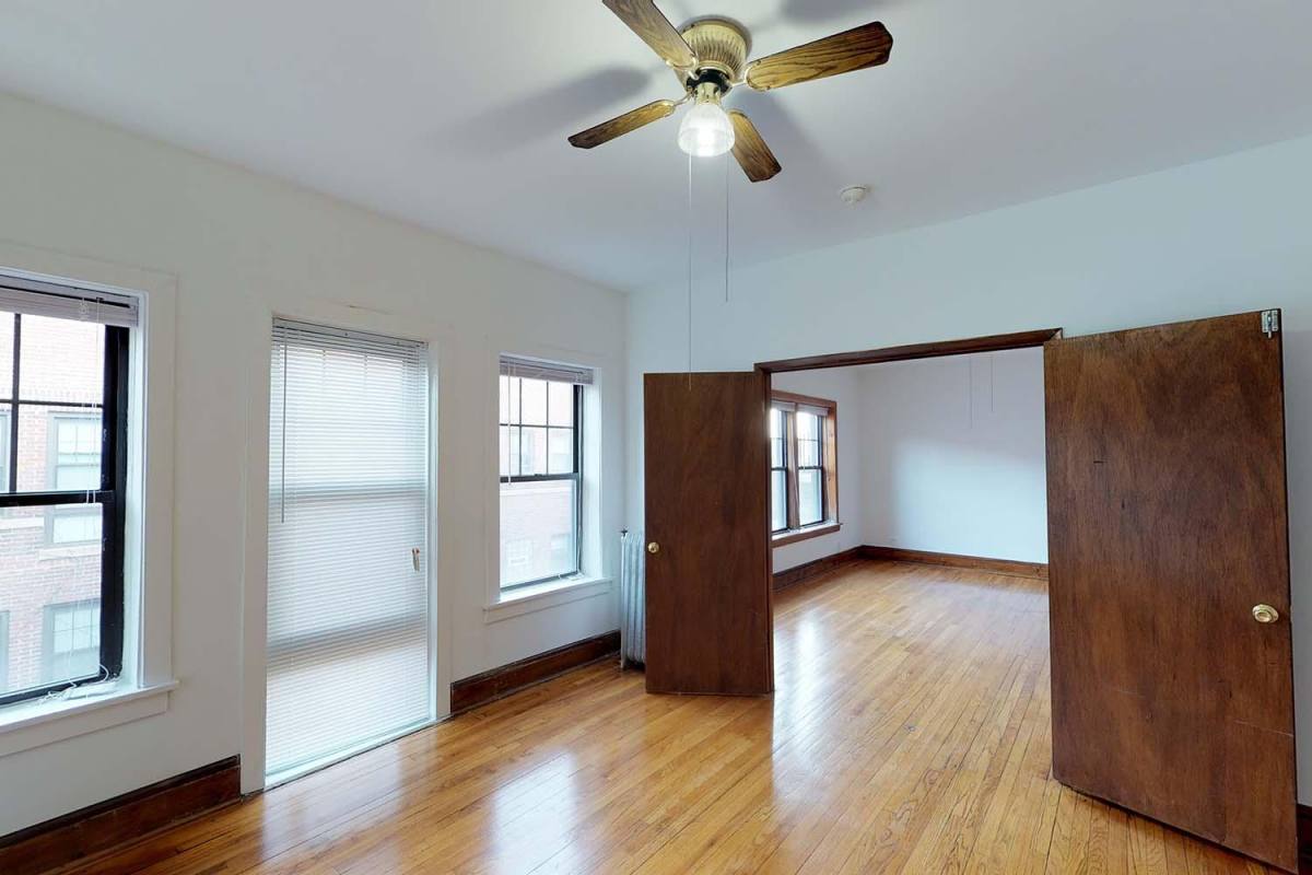Apartment for rent at 5202 S Cornell Ave, Chicago, IL 60615