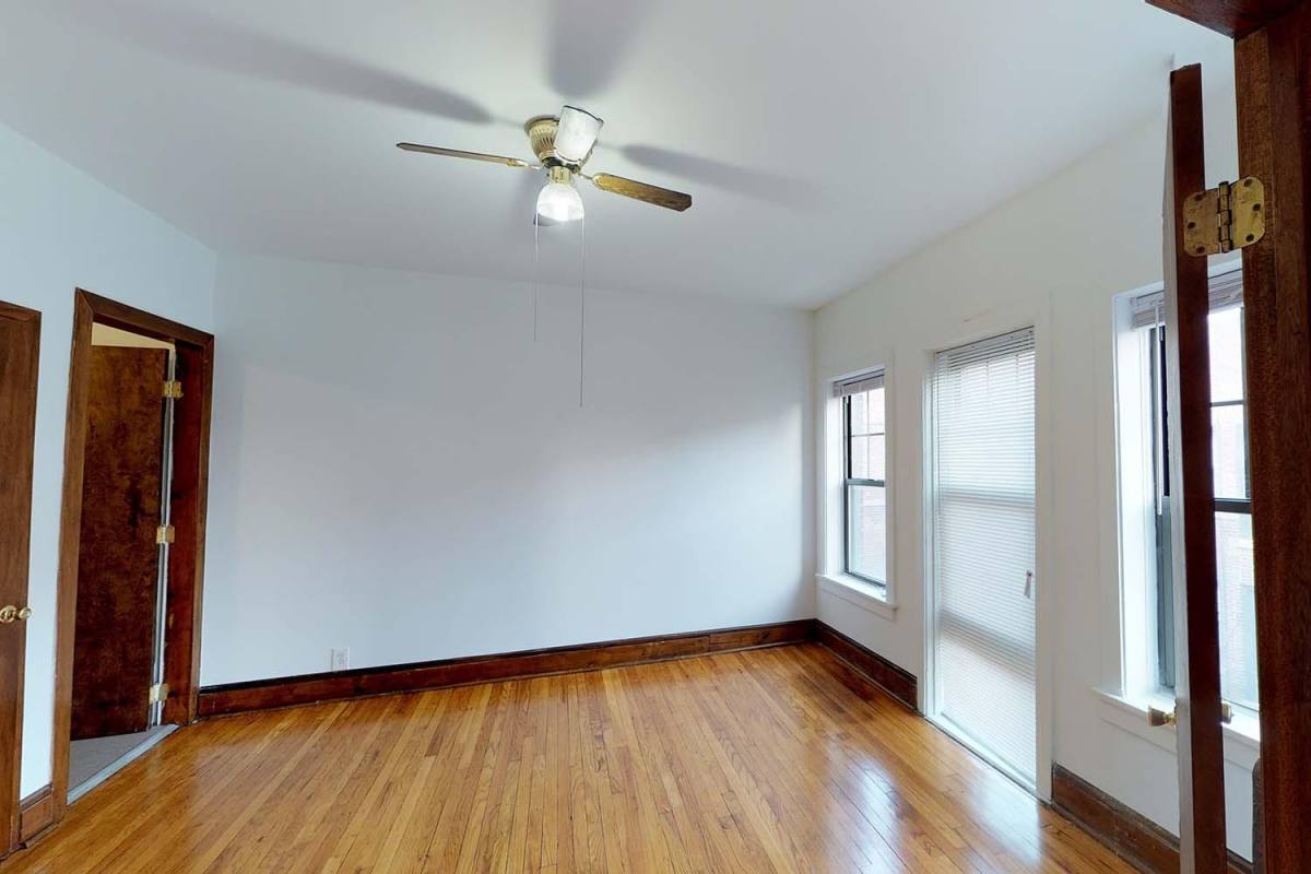 Apartment for rent at 5202 S Cornell Ave, Chicago, IL 60615