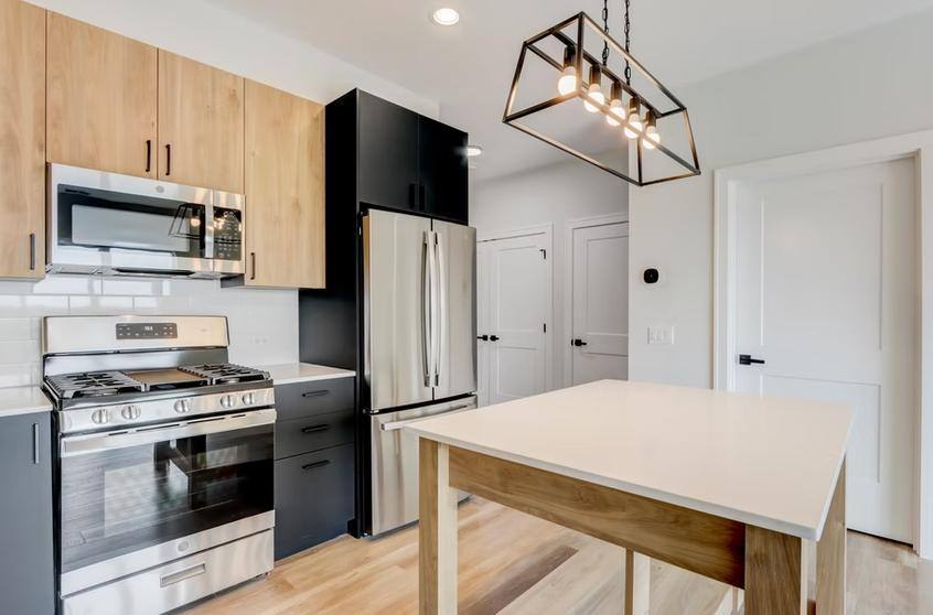 Apartment for rent at 4 N Hickory Ave, Arlington Heights, IL 60004