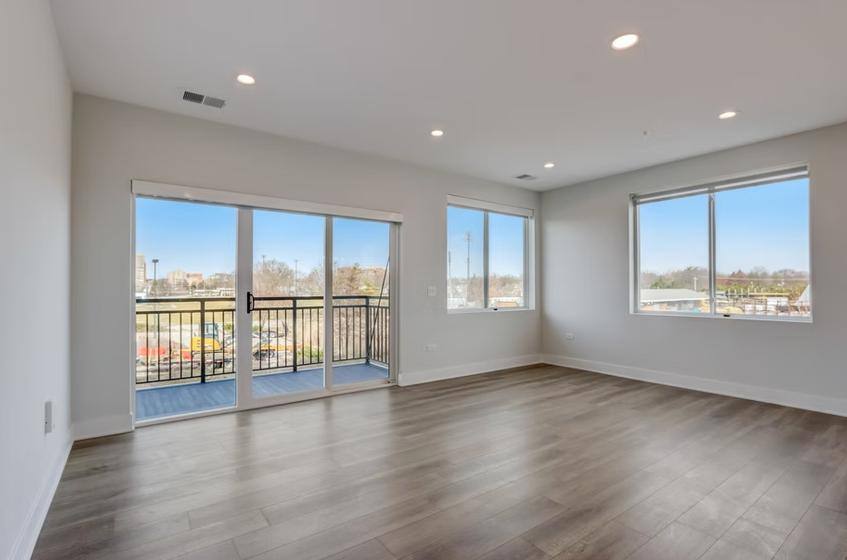 Apartment for rent at 4 N Hickory Ave, Arlington Heights, IL 60004