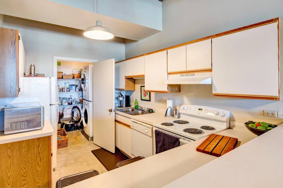Apartment for rent at 200 E 5th Ave, Naperville, IL 60563