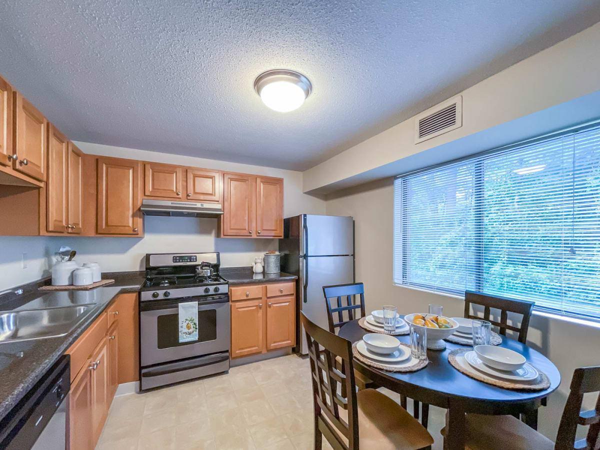 Apartment for rent at Skyline Commons, 250 Skyline Dr, Dracut, MA 01826