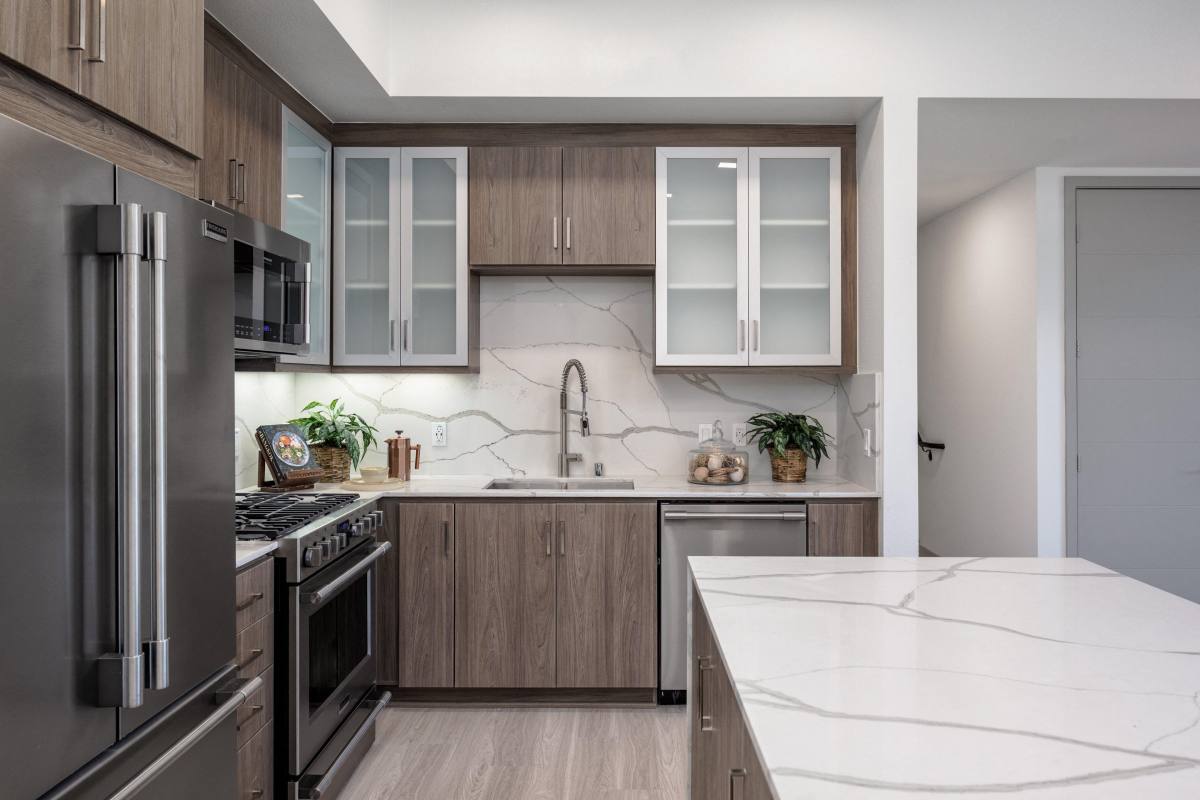 Apartment for rent at Warner Courtyard, 6800 Variel Ave, Canoga Park, CA 91303