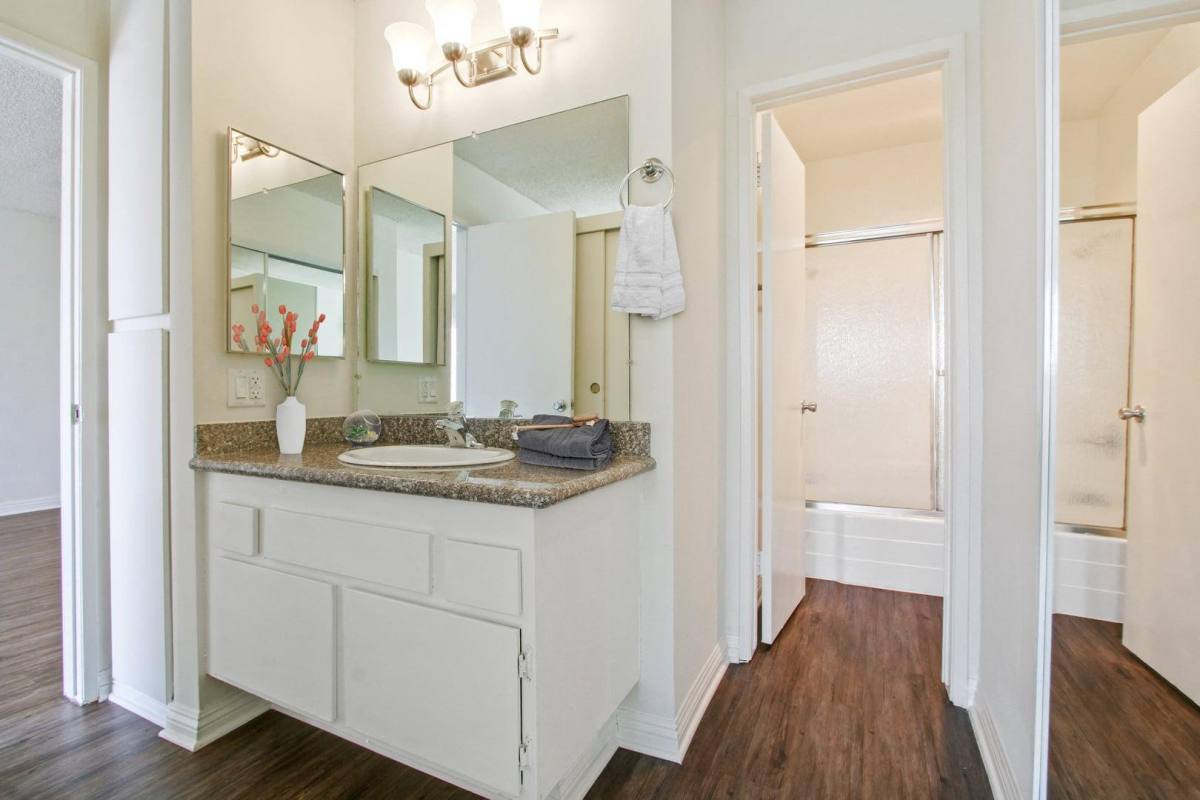 Apartment for rent at Casa De Vida Apartment Homes, 3230 Overland Ave, Los Angeles, CA 90034