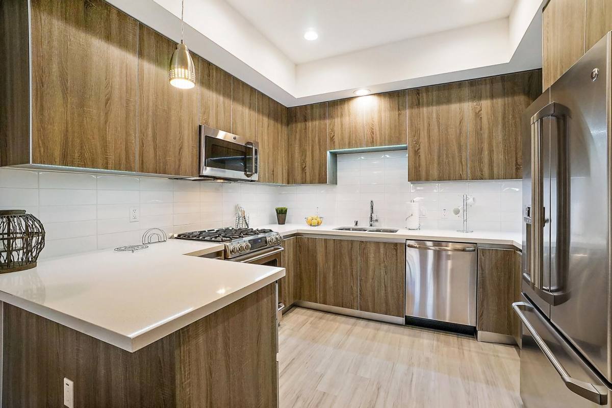 Apartment for rent at 5420-5432 Yolanda Ave, Tarzana, CA 91356